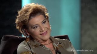 Η Γιώτα Νέγκα αποκαλύπτει ποια είναι η ηλικία της!