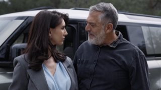 Γη της Ελιάς | Η Ιουλία και ο Τζον αισθάνονται παγιδευμένοι στους γάμους τους και μπαίνουν σε διλήμματα