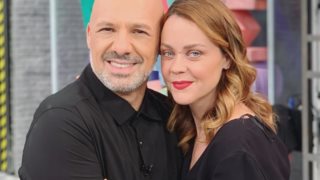 Λένα Παπαληγούρα: Στον Νίκο Μουτσινά! Όσα είπε για τον πρώτο χρόνο με τον γιο της