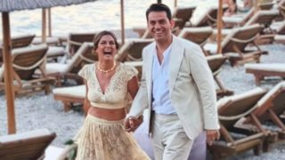 Η Χριστίνα Βραχάλη με τον σύζυγό της, Γκράχαμ Γουντ σε συναυλία των Oasis στο Λονδίνο