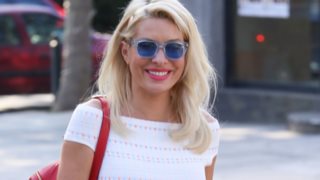 Ελένη Μενεγάκη: Πού την εντόπισε ο φωτογραφικός φακός;