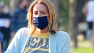 Η Τζένη Μπαλατσινού σε νέα στιγμιότυπα με τον γιο της