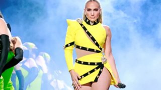 Τα πιο hot καλοκαιρινά χρώματα νυχιών σύμφωνα με τον manicurist της Jennifer Lopez