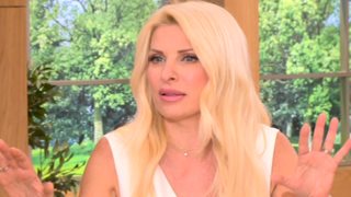 Ελένη Μενεγάκη: Το διαφορετικό τριήμερο στην Άνδρο &amp; αυτό που την εντυπωσίασε περισσότερο!