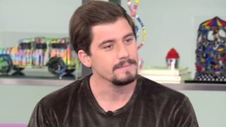 Τα πρώτα πλάνα από τη φωτιά στο αυτοκίνητο του Γιώργου Αμούτζα - Πανικόβλητος ο ηθοποιός