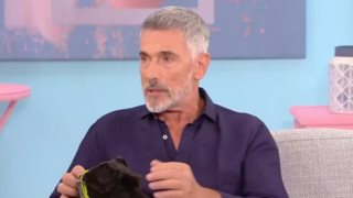 Σταύρος Ζαλμάς: "Έγραφαν ότι έχω AIDS, μπαινοβγαίνω στα νοσοκομεία και πεθαίνω - Πόνεσα και υπέφερα πάρα πολύ στα καλύτερά μου χρόνια να είμαι μόνος μου, να μην με πλησιάζει άνθρωπος"