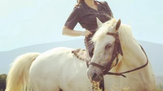 Μαρία Κίτσου: Μιλά για τα δύσκολα παιδικά χρόνια &amp; όσα «βρώμισαν» την πορεία της