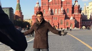 Σάκης Ρουβάς: Το ταξίδι στη Ρωσία: Οι πρώτες φωτογραφίες