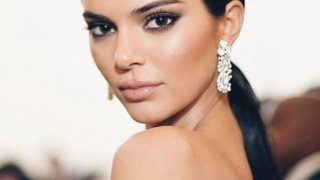 Kendall Jenner 
: Η γυμνή φωτογράφιση στο εντυπωσιακό εξώφυλλο της Vogue