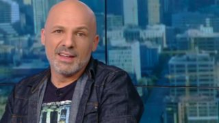 Νίκος Μουτσινάς: Ανέβηκε στη σκηνή με τον Σάκη Ρουβά &amp; χόρεψε Ελένη Φουρέιρα