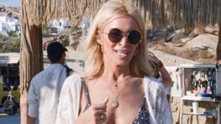 Κατερίνα Καινούργιου: Στη Μύκονο μόνο με το μαγιό της!