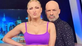 Ιωάννα Τούνη: Η «καυτή» εμφάνιση στην εκπομπή του Μουτσινά! Δείτε τη συνάντησή τους
