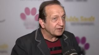 Ο Σπύρος Μπιμπίλας για τη "Super Mammy": "Όταν κάποιοι το παίζουν εισαγγελείς της τέχνης με πιάνει φρίκη"