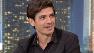 Δημήτρης Γκοτσόπουλος: Ο κούκλος δάσκαλος από τις «Άγριες Μέλισσες» στην πρώτη του τηλεοπτική συνέντευξη