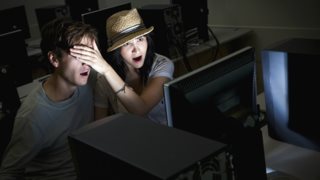 Πώς θα σερφάρεις με ασφάλεια στα sites πορνό;
: Ένας χρήσιμος οδηγός για να μην γεμίσεις «ιούς» τις ώρες που περνάς σε «περίεργες» ιστοσελίδες