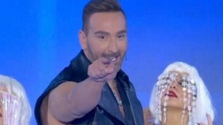 J2US | Το δεύτερο live ξεκίνησε! Η αποκάλυψη του δέκατου έκτου ζευγαριού