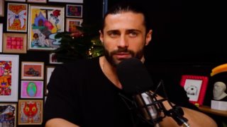 Κωνσταντίνος Βασάλος: "Εγώ δίπλα ήμουν σε αμηχανία - Έλεγα πως αποκλείεται να τα λέει αυτά μπροστά στην κάμερα"