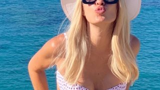 Ελένη Μενεγάκη 
: Το σχόλιο περί photoshop στο instagram &amp; η απάντησή της