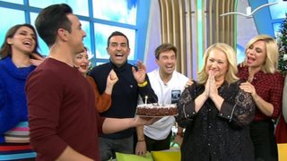 Άση Μπήλιου: Γενέθλια στο πλατό! Δείτε την έκπληξη που της ετοίμασαν οι συνεργάτες της