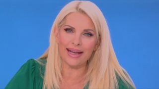 Η Ελένη Μενεγάκη σε ένα on air μήνυμα στους συνεργάτες της