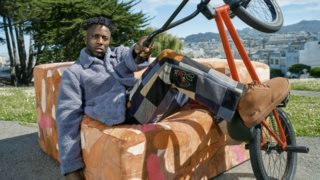 Ugg, οι μπότες που πρωταγωνιστούν στα αντρικά looks του χειμώνα