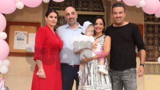 Κατερίνα Τσάβαλου &amp; Δημήτρης Στεργίου: Το άλμπουμ της βάφτισης της κόρης τους! Οι διάσημοι νονοί &amp; οι celebrities που έδωσαν το «παρών»