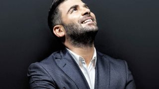 Παντελής Παντελίδης: Η ζωή του μέσα από τα μάτια του αδερφού του &amp; το μήνυμα της μαμάς του ένα χρόνο μετά τον θάνατό του