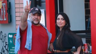 Χαλαρές στιγμές για τον Γρηγόρη Αρναούτογλου και τη Νάνσυ Αντωνίου