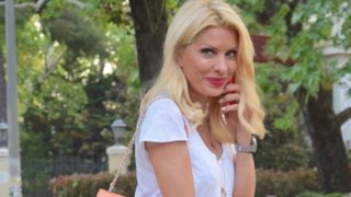 Ελένη Μενεγάκη: Φωτογραφίζει τις κόρες της στην Άνδρο! Δείτε το στιγμιότυπο