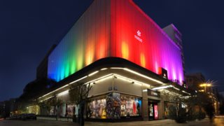 Μαγικά Χριστούγεννα στα πολυκαταστήματα Notos