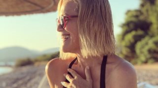 Κωνσταντίνα Μιχαήλ: Ποζάρει μόνο με το μαγιό της!