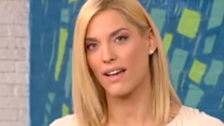 Μαντώ Γαστεράτου: Η topless φωτογραφία από την ημέρα του γάμου της
