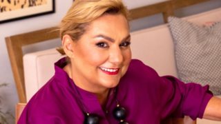 Κεραία | Η Ρέα Βιτάλη στη &quot;Σχολή Ουρσουλινών Τήνου&quot;