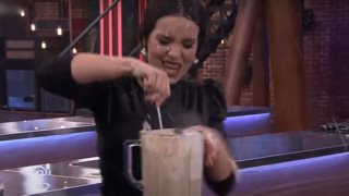 MasterChef | Η Μαρία Μπέη και το viral ατύχημα της - &quot;Γλέντησε&quot; το Twitter