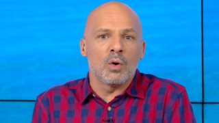 Νίκος Μουτσινάς: Η ενόχληση on air για το σχόλιο του Στέφανου Κωνσταντινίδη: «Είναι ντροπή!»