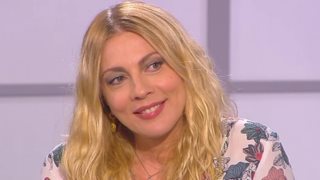 Σμαράγδα Καρύδη: «Δεν μπορώ την καθημερινή έκθεση, τη βία που ξαφνικά βγαίνω στο φως»