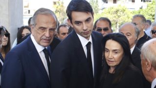 Λένα Σαμαρά | H οικογένεια Σαμαρά στο μνημόσυνο για τις 40 ημέρες από τον θάνατό της