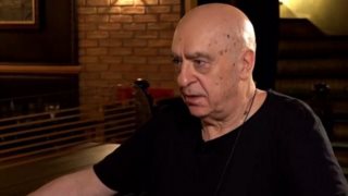 Πάνος Κοκκινόπουλος: &quot;Σε όλα τα επαγγέλματα υπάρχει και κατάντια - Έχει ανάγκη ο Μαρκουλάκης να γίνει παρουσιαστής;&quot;