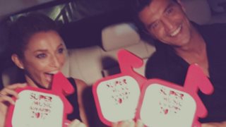 Σάκης Ρουβάς - Κάτια Ζυγούλη: Η πρώτη δημόσια εμφάνιση μετά τον γάμο τους: Η έκπληξη επί σκηνής &amp; η τρυφερή αφιέρωσή του