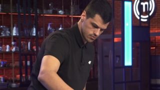 MasterChef | Η συγκινητική ιστορία του παίκτη που μεγάλωσε με τη γιαγιά του
