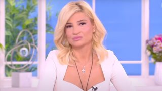 Φαίη Σκορδά για τον Δημήτρη Ουγγαρέζο: &quot;Με τις επαναλαμβανόμενες ερωτήσεις, λίγο κουράστηκε και νιώθει αμήχανα&quot;