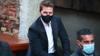 Tom Cruise | Έστειλε πίσω τις τρεις Χρυσές Σφαίρες του