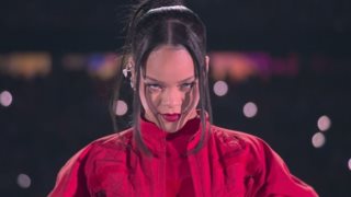Rihanna | Ξανά έγκυος! Έκανε την αποκάλυψη στο ημίχρονο του SuperBowl