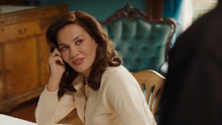 Δήμητρα Ματσούκα | Με ελάχιστο μακιγιάζ και mini φόρεμα στο θέατρο Άλσος