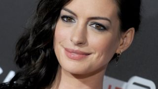 Anne Hathaway
: Γιατί η ηθοποιός θα κόψει το αλκοόλ για 18 χρόνια;