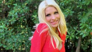 Ελένη Μενεγάκη: Το στιλιστικό δίλημμα το πρωί του Σαββάτου | Ζήτησε τη βοήθεια των followers της