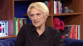 Καίτη Κωνσταντίνου: &quot;Ταλαιπωρηθήκαμε πολύ με τα &#39;Εγκλήματα&#39; - Χαλιέμαι λίγο όταν γίνεται ένα τόσο φυσιολογικό πράγμα, δύο άντρες να φιλιούνται και αμέσως γίνεται χαμός&quot;