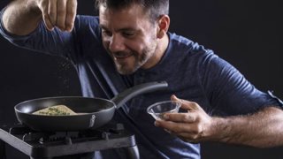 Ευτύχης Μπλέτσας

: Έκανε πρόταση γάμου στην εγκυμονούσα σύντροφό του στις Άλπεις!