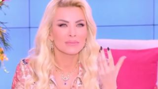 Κατερίνα Καινούργιου: "Ήξερε ότι μπορεί να είμαι στεναχωρημένη - Με συγκίνησε, δεν είχε λόγο να το κάνει"