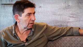 Γεράσιμος Σκιαδαρέσης | Φωτογραφίζει εν πλω τις κόρες του